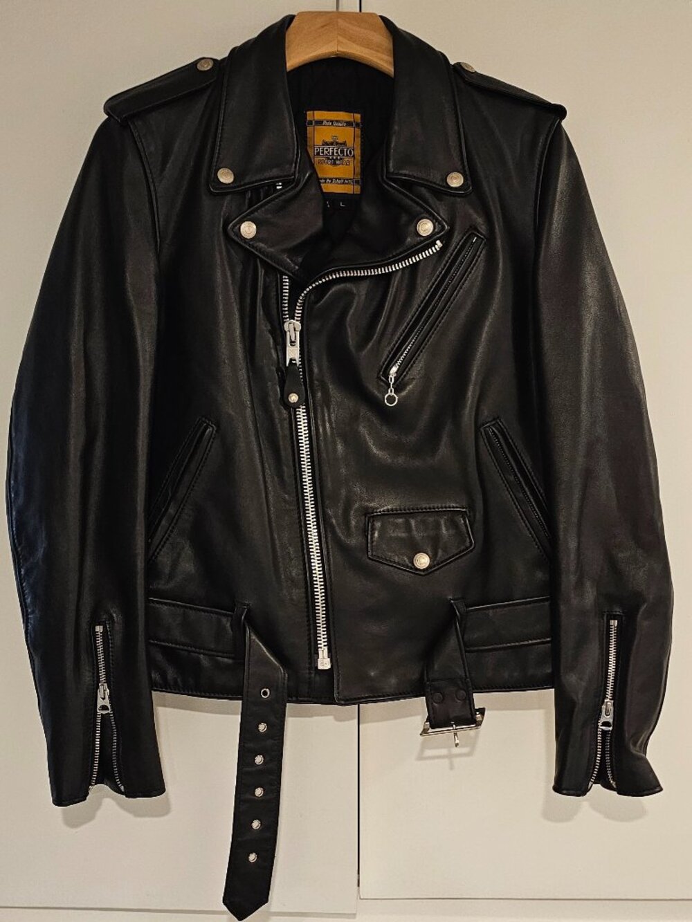 Schott NYC Perfecto Black Leather Motorcycle Jacket Size L Genuine Cowhide USA M